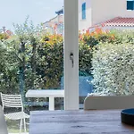 Isa - With Panoramic Swimming Pool In Just 850 Mt From The Sea Aparthotel
