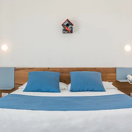 Isa - With Panoramic Swimming Pool In Just 850 Mt From The Sea 3* 포르토산파울로