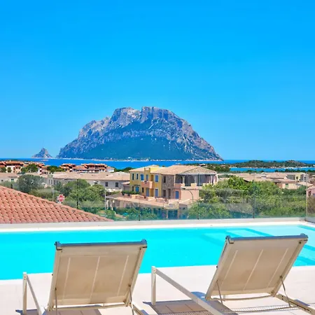 Isa - With Panoramic Swimming Pool In Just 850 Mt From The Sea