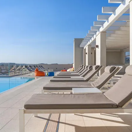 Isa - With Panoramic Swimming Pool In Just 850 Mt From The Sea Lägenhetshotell 3*