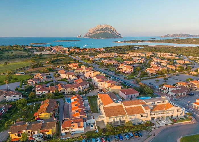 Lägenhetshotell Isa - With Panoramic Swimming Pool In Just 850 Mt From The Sea 3*