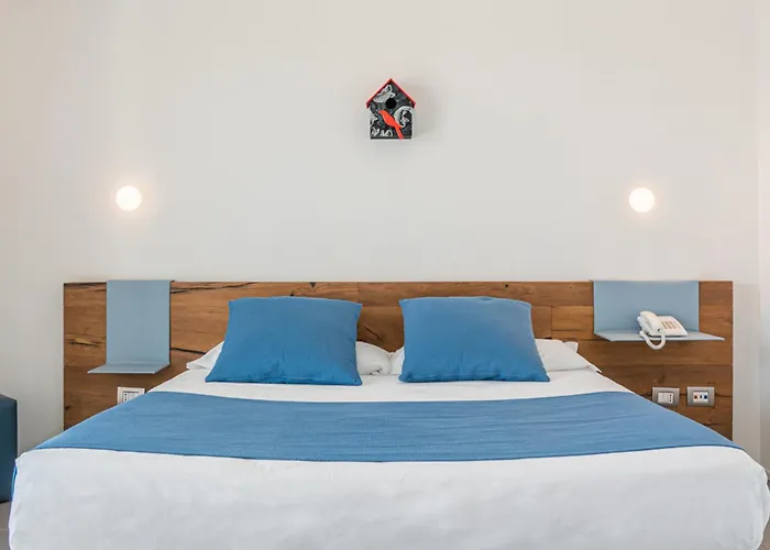 Isa - With Panoramic Swimming Pool In Just 850 Mt From The Sea 3* Porto San Paolo (Sardinia)