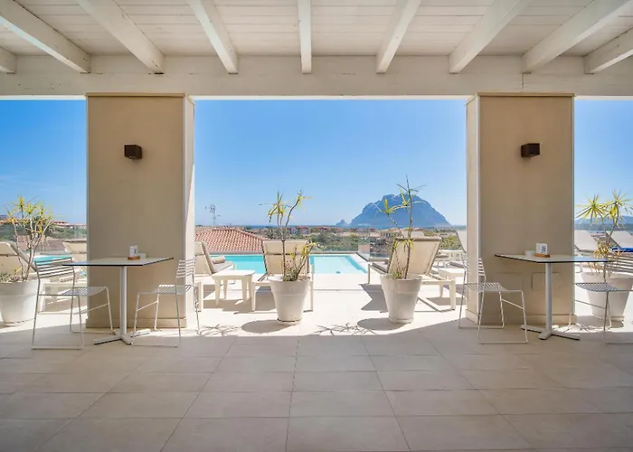 Lägenhetshotell Isa - With Panoramic Swimming Pool In Just 850 Mt From The Sea 3*