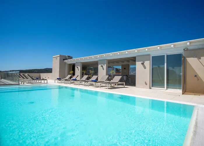 Apartmanhotel Isa - With Panoramic Swimming Pool In Just 850 Mt From The Sea Porto San Paolo
